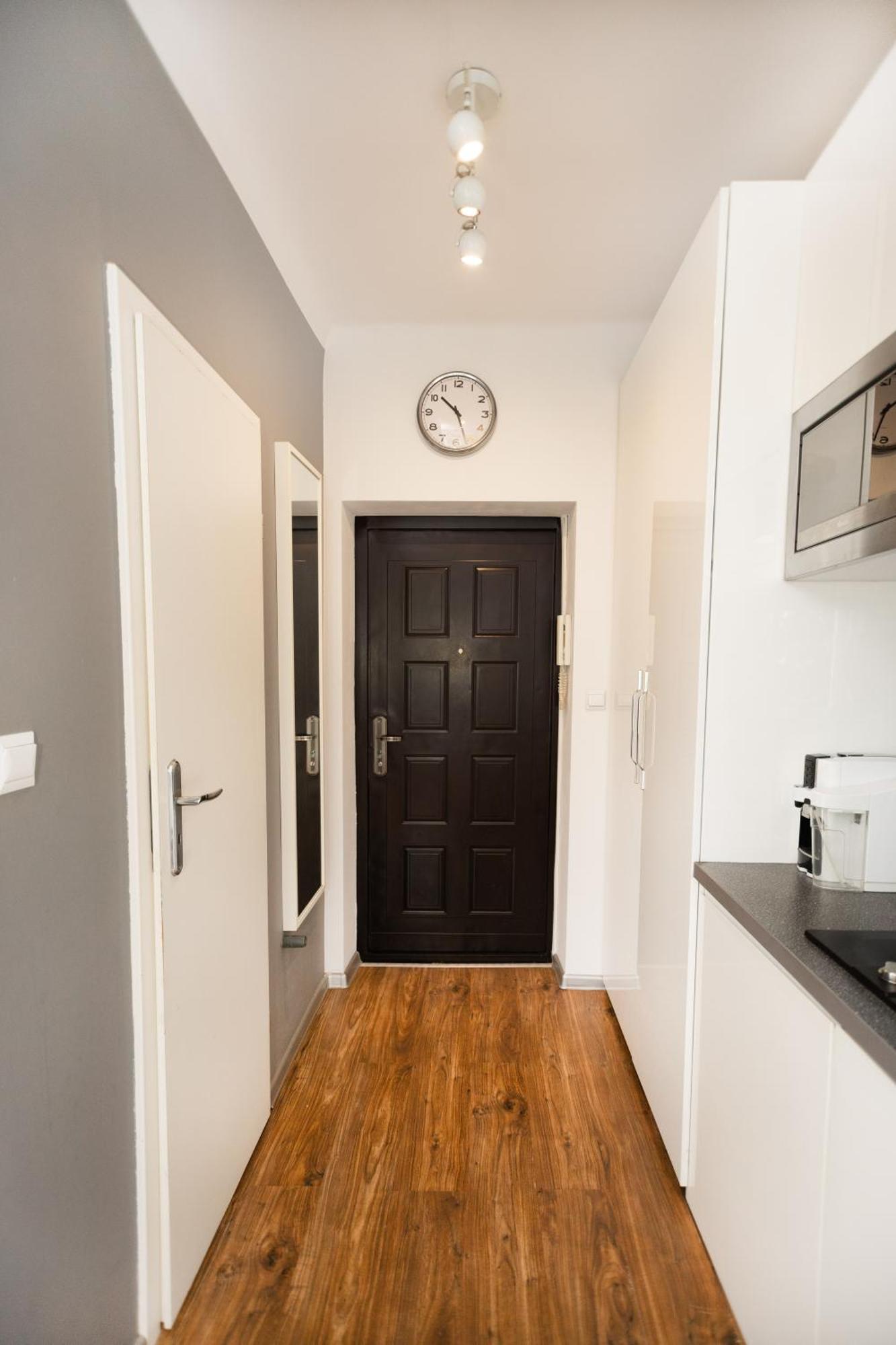Cozy Studio Next To The Metro And City Center 바르샤바 외부 사진
